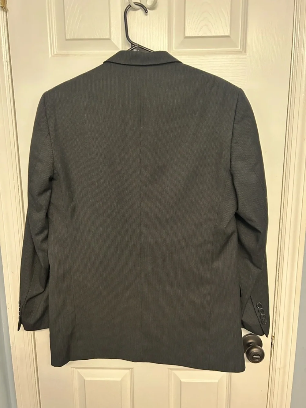 Classic Dark Gray Men's Three-Button Suit Jacket 42R
